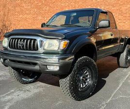 2004 TOYOTA TACOMA XTRACAB 4WD **LOW MILES!!**