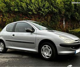PEUGEOT 206 PEUGEOT 206 - SEULEMENT 64 000 KMS - CLIMATISATION / TOIT OUVRANT - ÉTAT IMPECCABLE