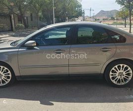 VOLVO S40 VOLVO S40 2.4 MOMENTUM