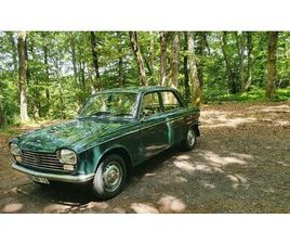 PEUGEOT 204 1966 PEUGEOT 204 VERT FONCÉ MANUEL, 4 VITESSES CONDUITE À...