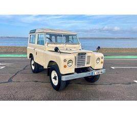 LAND ROVER SERIE III 1972 LAND ROVER SERIES 3 BEIGE MANUEL, 4 VITESSES CONDUIT...