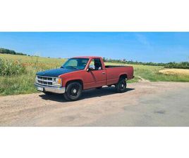 CHEVROLET C2500 V8 PICKUP