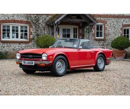 TRIUMPH TR6 1976 TRIUMPH TR6 ROUGE MANUEL, 4 VITESSES CONDUITE À DROI...