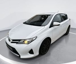 AURIS - COOL - 5-TÜRER 1,4-L-D-4D (90 PS) 6-GANG-SCHALTGETRIEBE ---