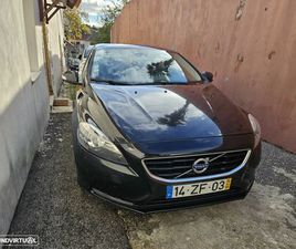 VOLVO V40 D2