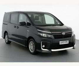 TOYOTA VOXY HYBRID ZS – 7 SEATER MPV