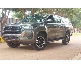 TOYOTA HILUX DOUBLE CABINE GRIS MÉTALLISÉ BENNE - DIAMNIADIO | EXPAT-DAKAR