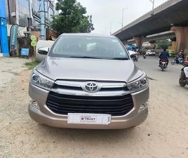 TOYOTA INNOVA