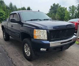 CHEVROLET SILVERADO 1500 REGULAR CAB 2011 CHEVY SILVERADO 1500 LT - Z71- LIFTED TRUCK - 4WD