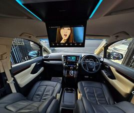 2025 (15) - 8 SEATER 2.5 5-DOOR