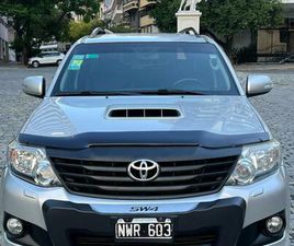 TOYOTA HILUX DOUBLE CABINE TOYOTA HILUX SW4 SRV 3.0 7 ASIENTOS
