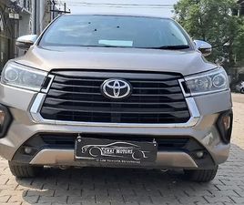 TOYOTA INNOVA