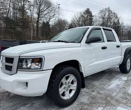 RAM TRUCKS DAKOTA 2011 RAM DAKOTA BIG HORN CREW - 3.7 V6 - 4WD - ONE OWNER! 77,000 MILES