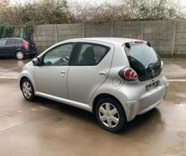 ② TOYOTA AYGO 1.0ESSENCE 2011AVEC 69000 KM*CLIM*GARANTIE*EURO5 — TOYOTA — 2EMEMAIN
