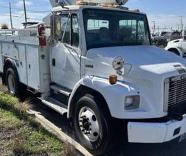 2002 FREIGHTLINER FL70 BUCKET TRUCK