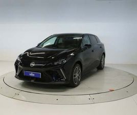 MG MG4 MG4 BEV 64KWH LUXURY 204 5P