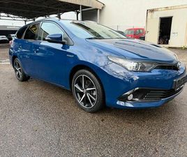 TOYOTA AURIS TOURING SPORTS HYBRID TEAM D