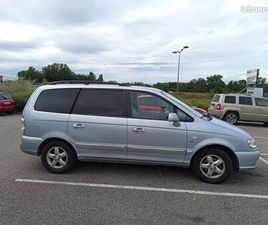 HYUNDAI TRAJET VOITURE A VENDRE