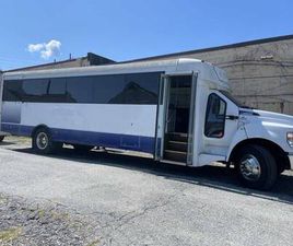 **2017 FORD F-650 BUS W/ 32 PASSENGER SEATING!! ONLY 7,800 MILES!!