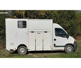 CAMION BETAILLÈRE VL CHEVAUX 2 PLACES RENAULT MASTER