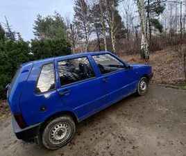 NIEBIESKI FIAT UNO