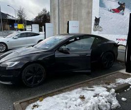 TESLA MODEL S PLAID YOKE AHK