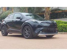 TOYOTA C-HR SUV COMPACT NOIR JANTES ALLIAGE - DIAMNIADIO | EXPAT-DAKAR
