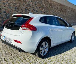 VOLVO - V40