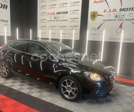 VOLVO V40 CROSS COUNTRY D2 VOLVO V40 CROSS COUNTRY 2.0 D2 SUMMUM