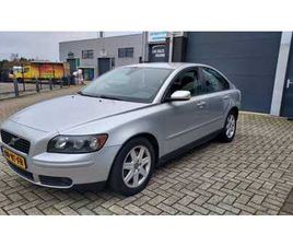 VOLVO S40 - 2.4I 5 CILINDER MET NIEUWE APK EN 4 NIEUWE ALL-SEASONS