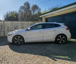 VOLVO V40 D2