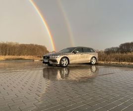 VOLVO V60 2.0 D [D3] MOMENTUM GEARTRONIC SZERVÍZKÖNYV. GARÁZSBAN TARTOTT. HIBÁTLAN ÁLLAPOT