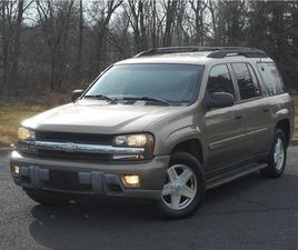 CHEVROLET TRAILBLAZER EXT 2003 CHEVROLET TRAILBLAZER EXT LT 4WD LOW 75K MILES 3RD ROW CLEAN CARFAX!