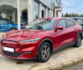 FORD MUSTANG FASTBACK RWD RANGO ESTANDAR