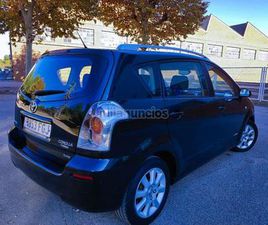 TOYOTA - COROLLA VERSO 2.2 D4D 136CV LUNA