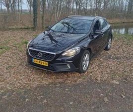 VOLVO V40 CROSS COUNTRY 1.6 MOMENTUM T4 132KW NAP ZWART — VOLVO — MARKTPLAATS