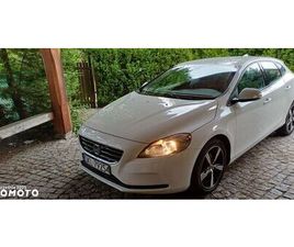VOLVO V40 D2