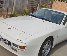 PORSCHE 944