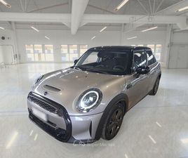 MINI COOPER S ESSENTIAL AUTO 5 PORTE