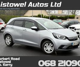 HONDA FIT 1.5 HYBRID AUTO * SERVICE BOOK PRESENT WITH 5 SERVICE STAMPS, REVERSE SENSORS, BLUETOOTH CONNECTIVITY, AUTO LIGHTS, ADAPTIVE CRUISE CONTROL, 2 KEYS, ISOFIX CHIL