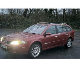 2005 RENAULT LAGUNA ROUGE AUTOMATIQUE, 5 VITESSES CONDUIT...