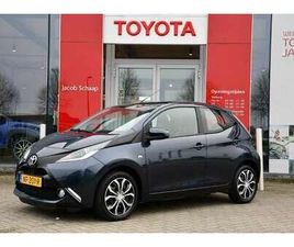 1.0 VVT-I X-PLAY 5-DEURS 69PK | AIRCO | ACHTERUITR