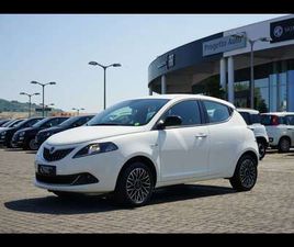 LANCIA YPSILON 1.0 FIREFLY HYBRID ORO