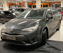 2,0 D-4D ACTIVE TOURING SPORTS ** 1-OM. SUOMI-AUTO / WEBASTO / MERKKIHUOLLETTU / P.KAMERA / NAVI / VETOKOUKKU / NAHAT **