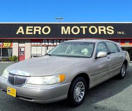 LINCOLN TOWN CAR USED 2000 LINCOLN TOWN CAR SIGNATURE