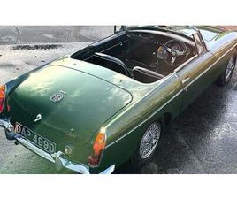 A SUPERB 1964 MG B ROADSTER 'PULL HANDLE' WITH OVERDRIVE A VENDRE