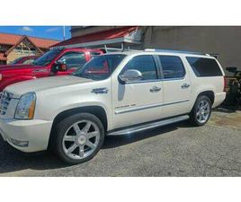 CADILLAC ESCALADE ESV 2011 CADILLAC ESCALADE ESV LUXURY