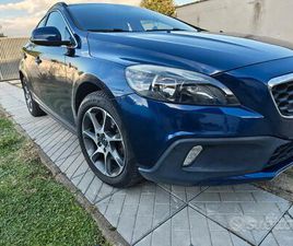 VOLVO V40 AUTO VOLVO V40 2015
