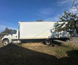 INTERNATIONAL 4300 BOX TRUCK WITH LIFT GATE