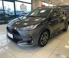 TOYOTA YARIS 1.5 HYBRID LOUNGE